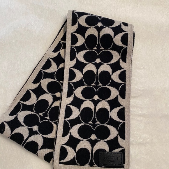 Coach scarf - Picture 1 of 2